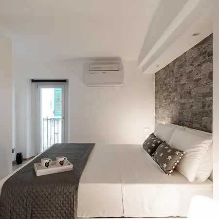 Love's Corner - By Myhomeincomo Apartman *
