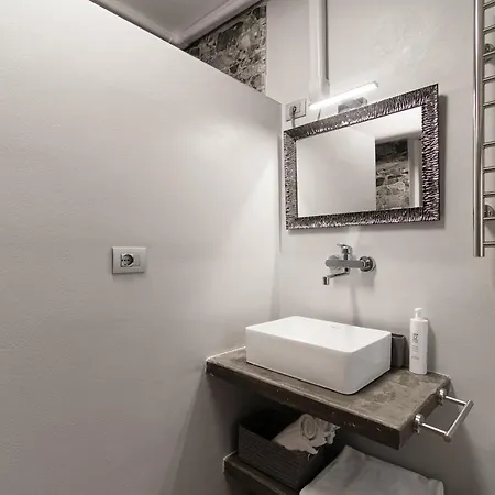 Apartman Love's Corner - By Myhomeincomo *