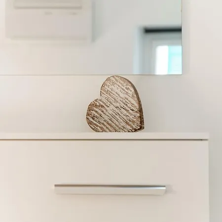 Apartman Love's Corner - By Myhomeincomo Carate Urio